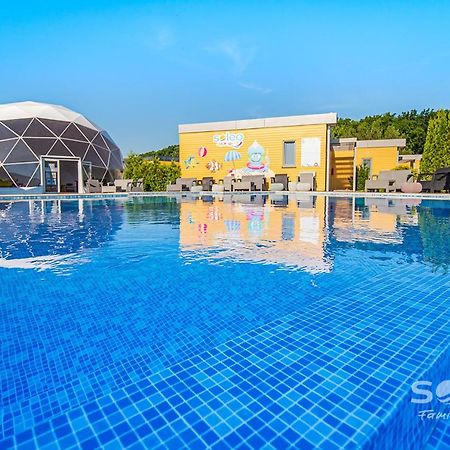 Soleo Family Resort - Domki 3 Min Od Morza - 3 Baseny, 4 Jacuzzi, Sauna, Animacje, Malpi Gaj, 3 Sale Zabaw, 4 Place Zabaw, 2 Restauracje Rewal Exterior foto